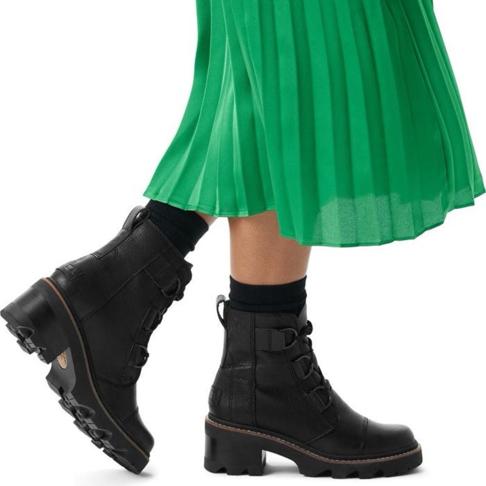 Sorel Black Lace-Up Lug Sole Winter Rain Boots